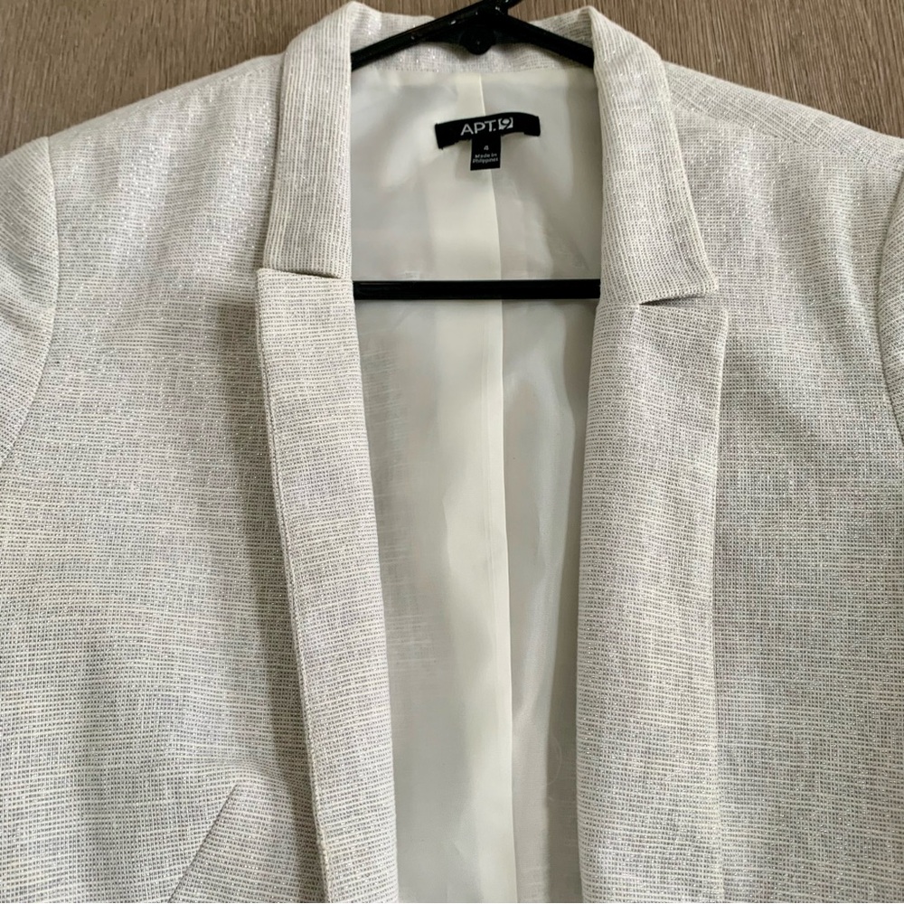 Apt 9 White & Silver Cropped Jacket